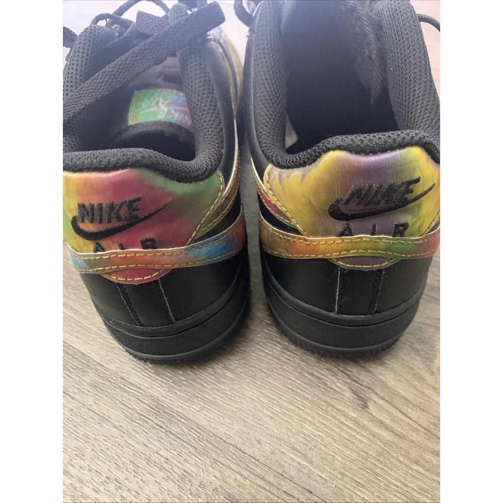 Nike Air Force 1 Low Black Iridescent CZ5890-001 Boys Size 6Y Sneaker